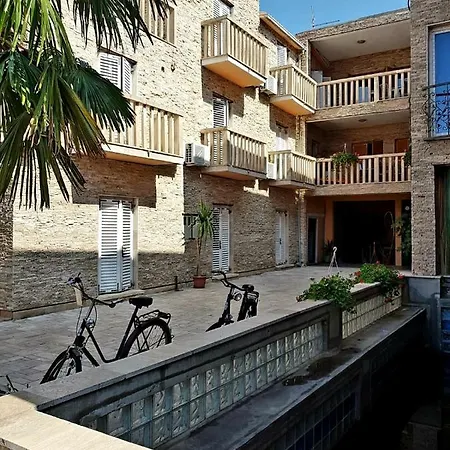 Luxor דירה רוגוזניצה