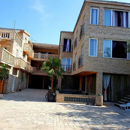 Apartment Luxor *